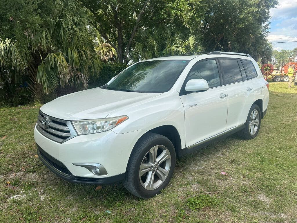 2013 TOYOTA Highlander