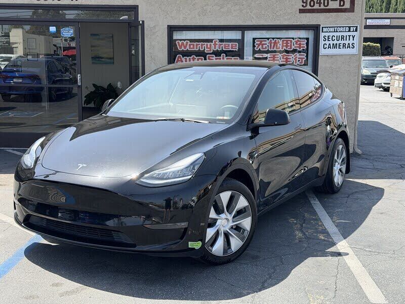 2023 TESLA Model Y