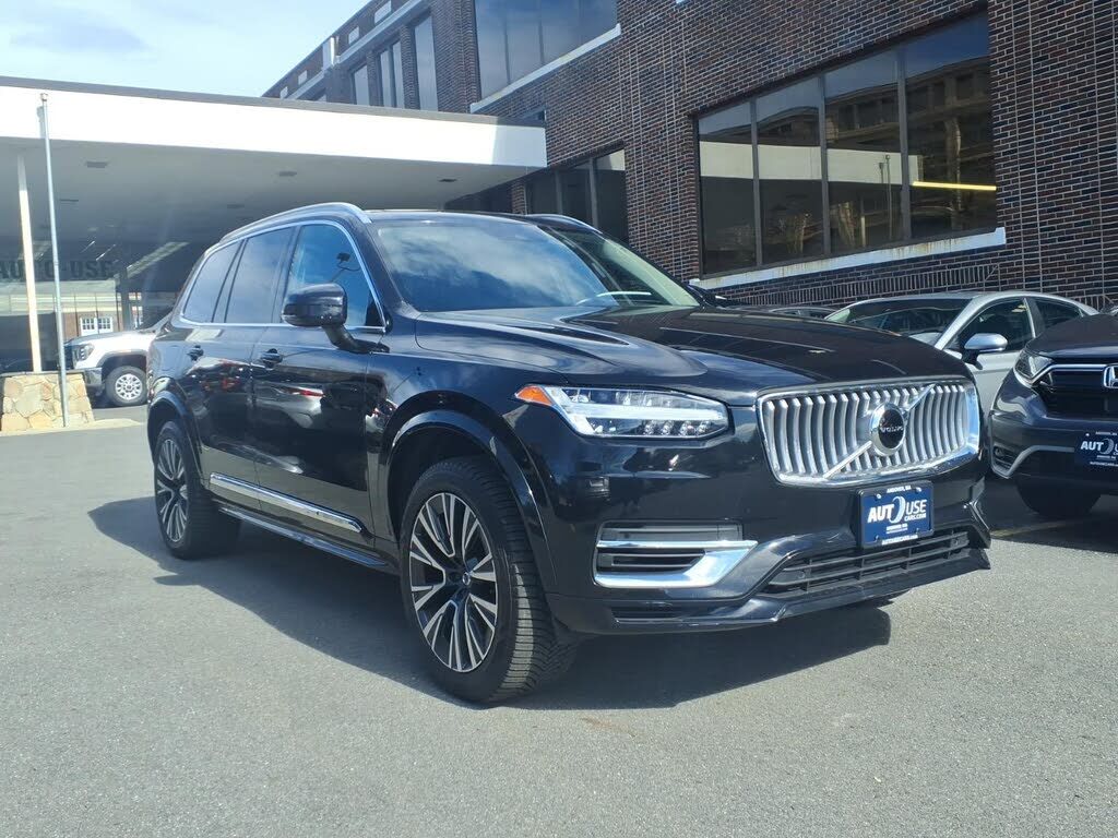 2022 VOLVO XC90