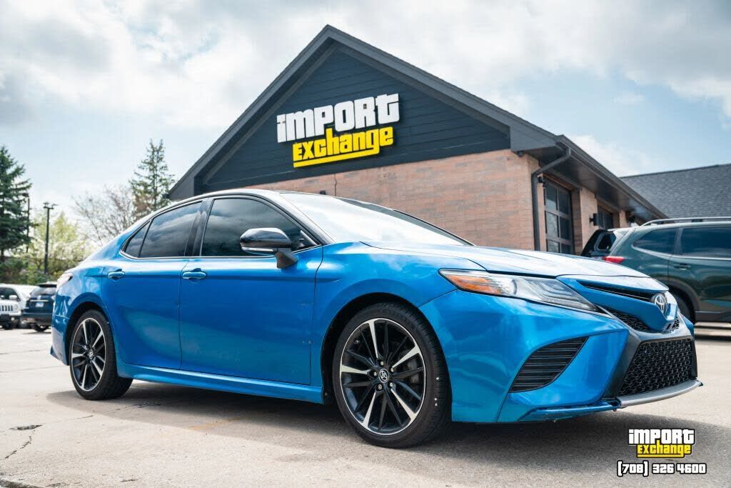 2019 TOYOTA Camry