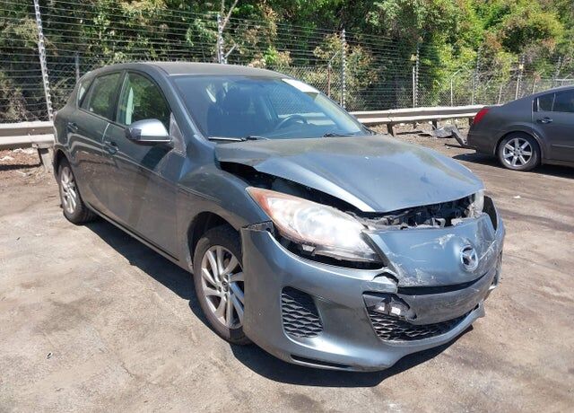 2013 MAZDA Mazda3