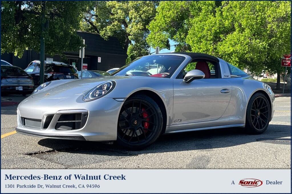 2019 PORSCHE 911