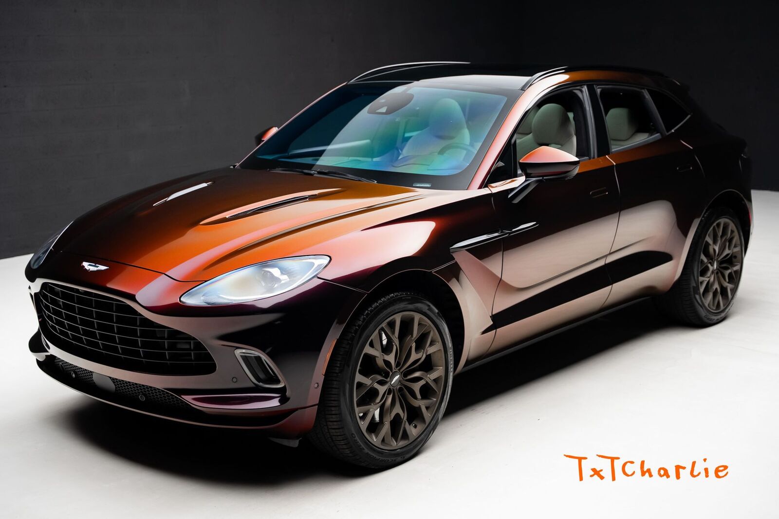 2023 ASTON MARTIN DBX