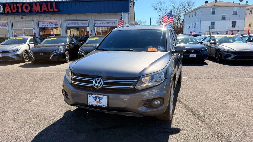 2012 VOLKSWAGEN Tiguan