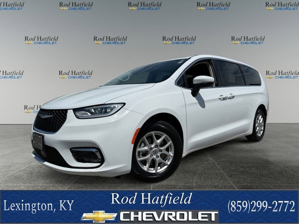 2023 CHRYSLER Pacifica