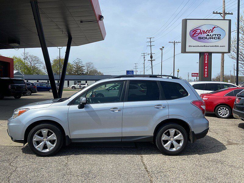 2015 SUBARU Forester