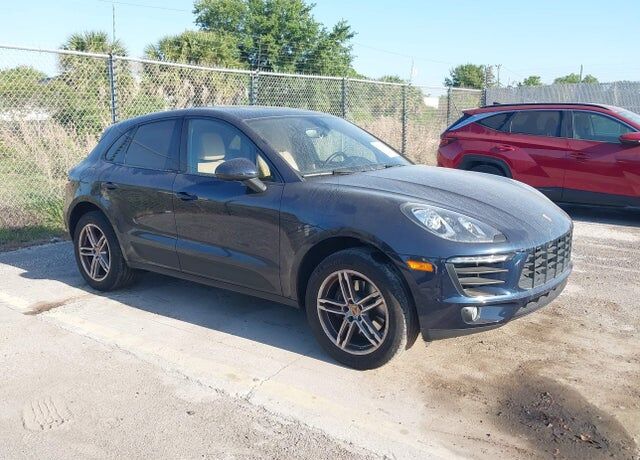 2017 PORSCHE Macan