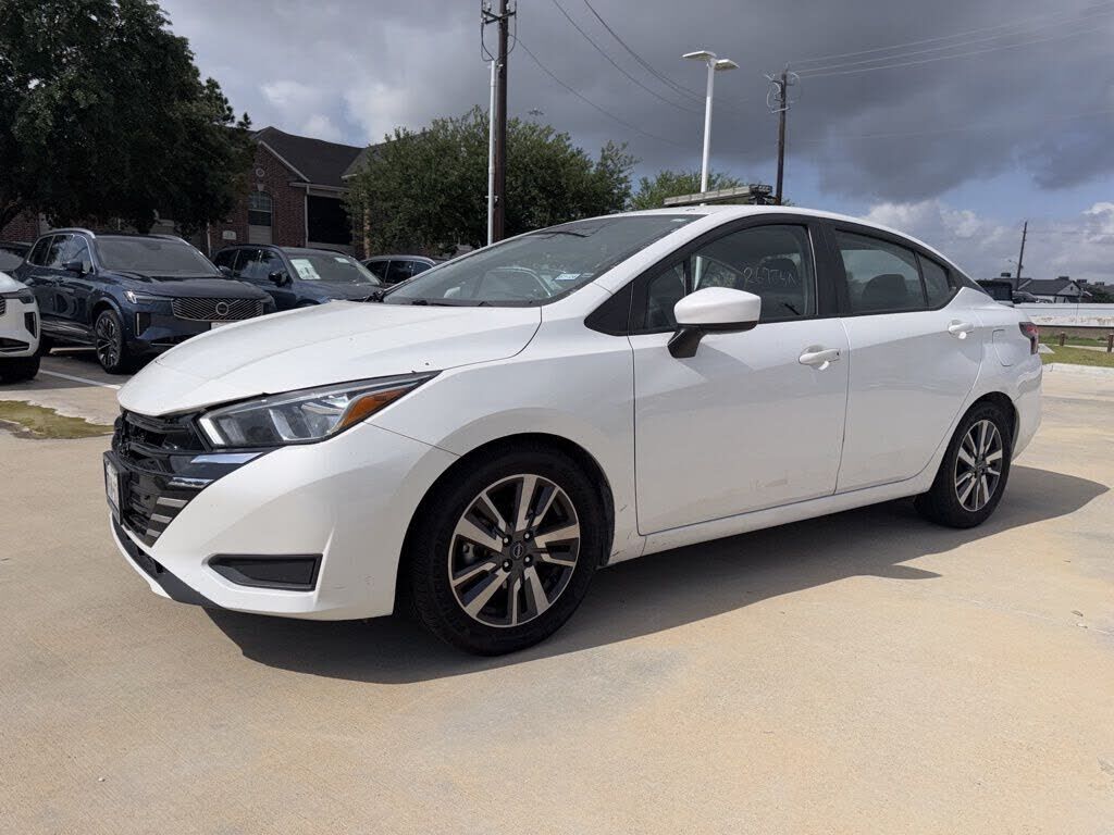 2023 NISSAN Versa