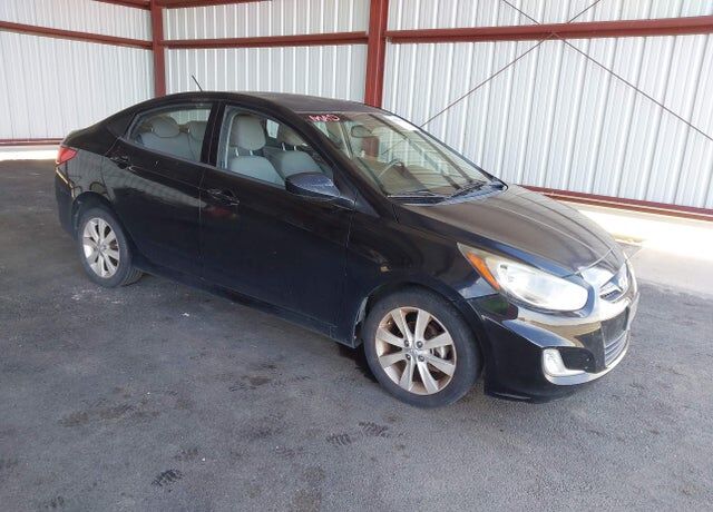 2012 HYUNDAI Accent