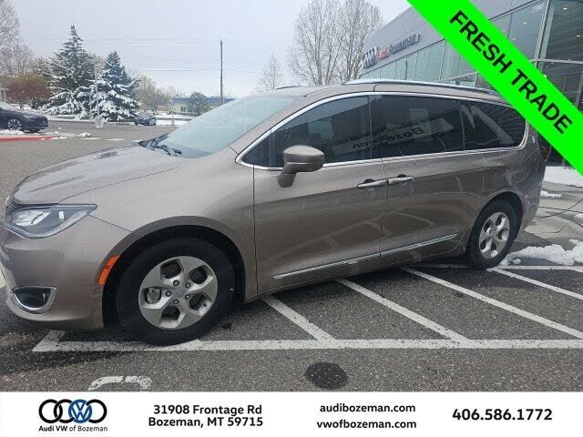 2017 CHRYSLER Pacifica