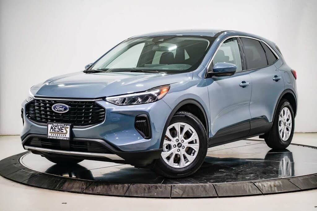 2024 FORD Escape