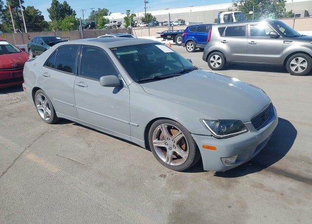 2004 LEXUS IS