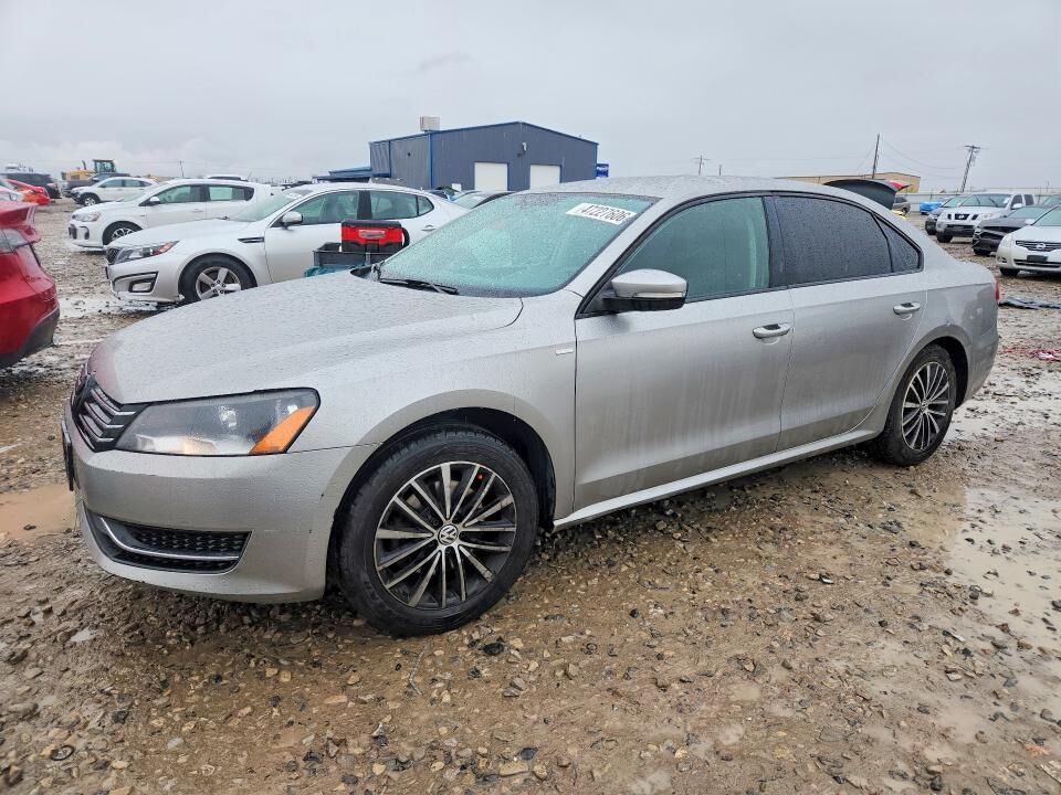 2014 VOLKSWAGEN Passat