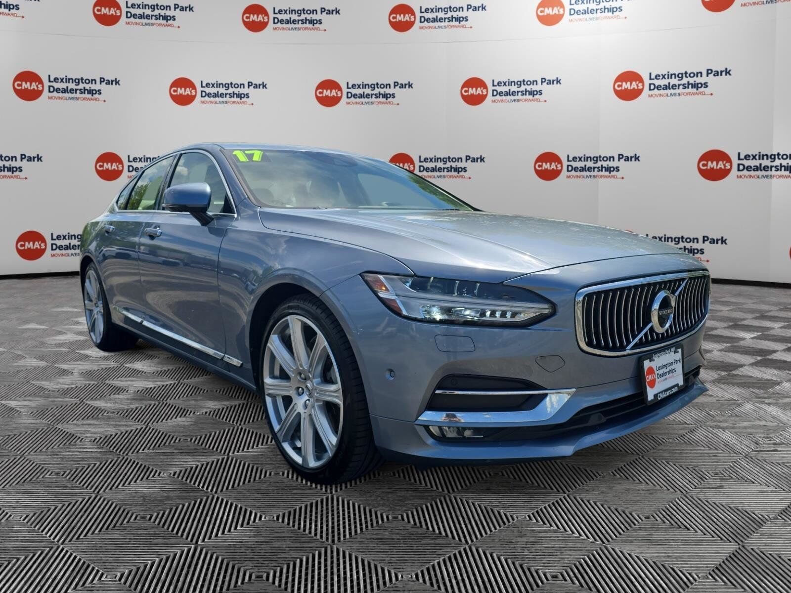 2017 VOLVO S90