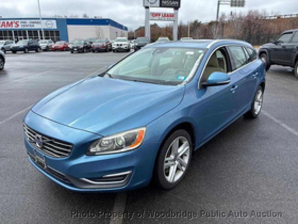 2015 VOLVO V60