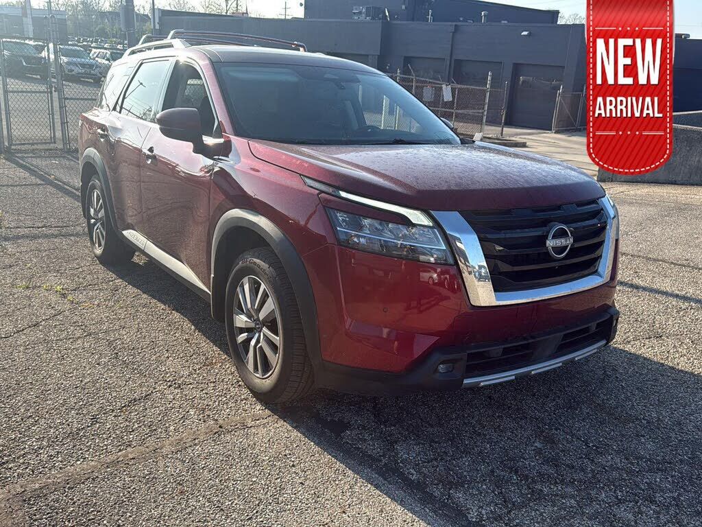 2022 NISSAN Pathfinder