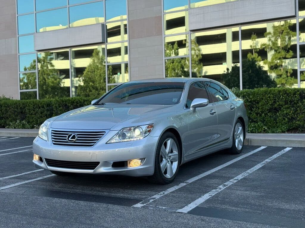 2010 LEXUS LS