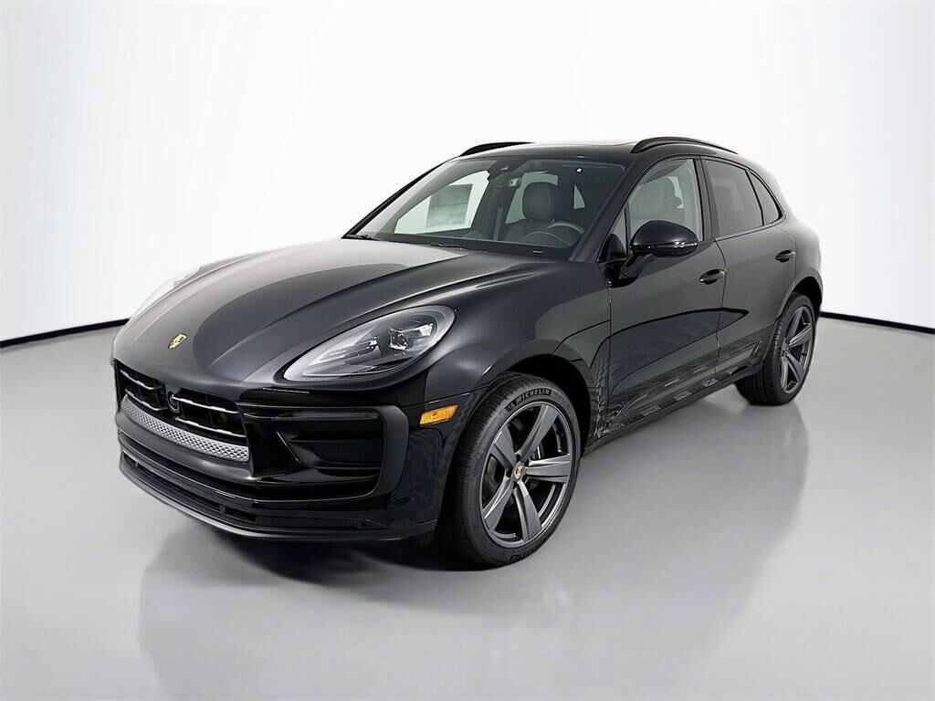 2026 PORSCHE Macan