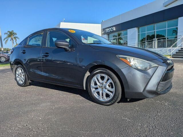 2017 TOYOTA Yaris