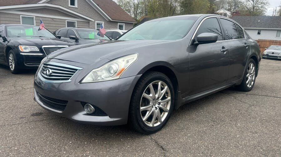 2013 INFINITI G37