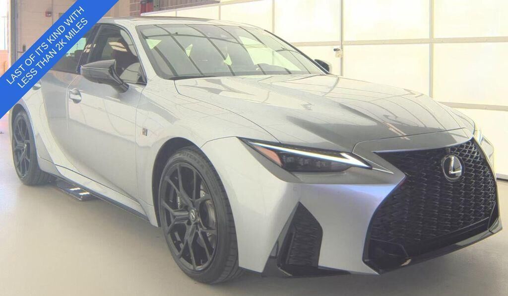 2025 LEXUS IS