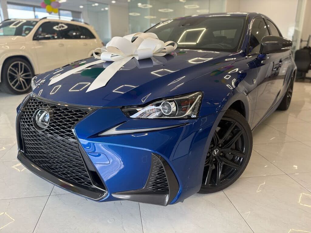 2019 LEXUS IS