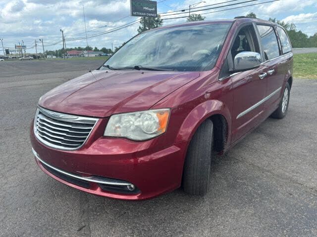 2012 CHRYSLER Town and Country