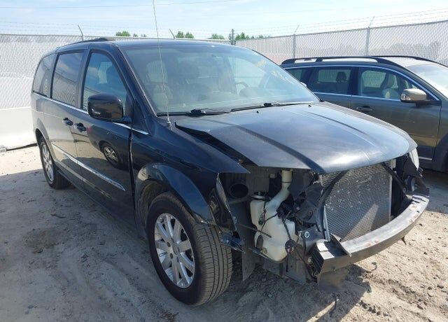 2016 CHRYSLER Town and Country