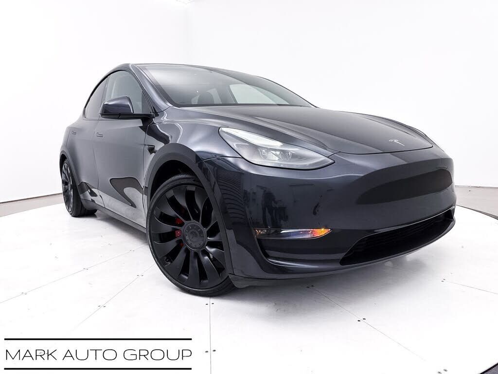 2024 TESLA Model Y