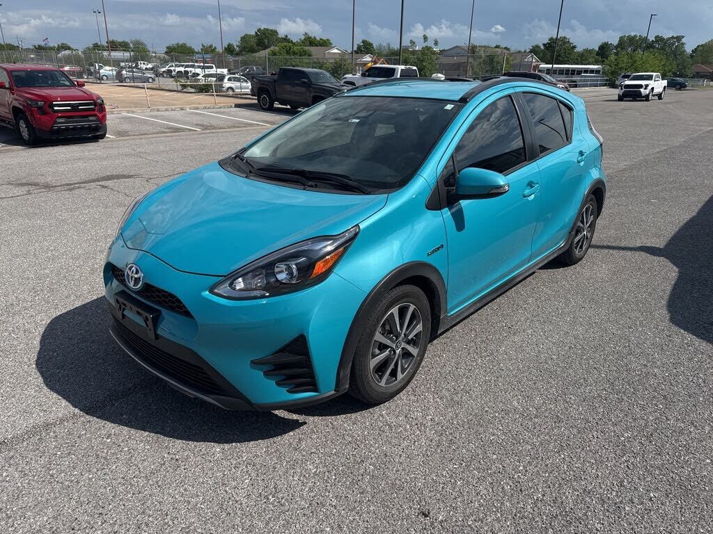 2018 TOYOTA Prius