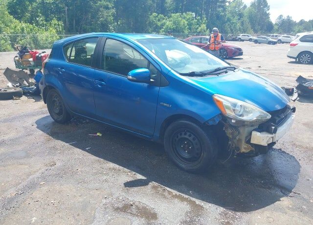 2016 TOYOTA Prius