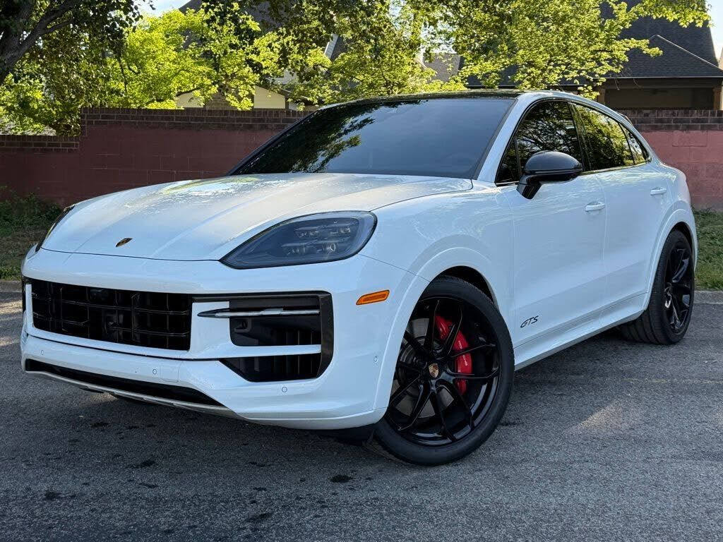 2025 PORSCHE Cayenne