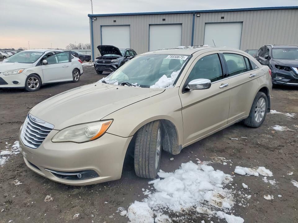 2013 CHRYSLER 200