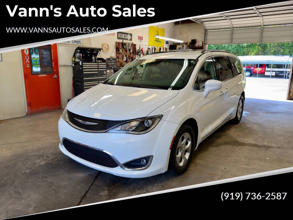 2017 CHRYSLER Pacifica