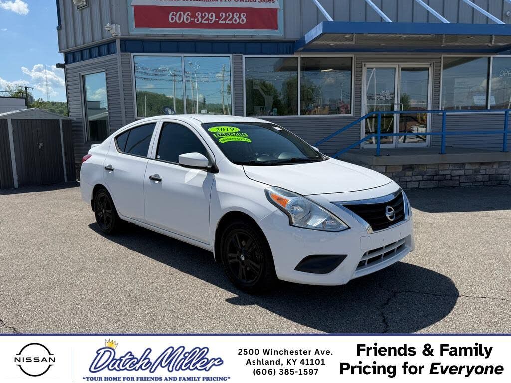 2019 NISSAN Versa