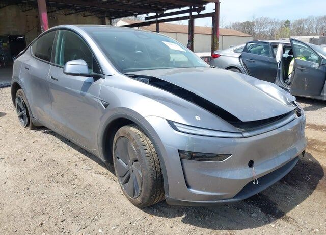 2026 TESLA Model Y