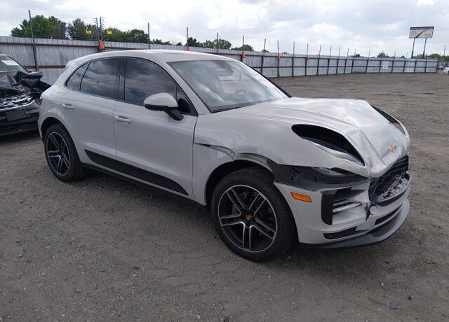 2020 PORSCHE Macan
