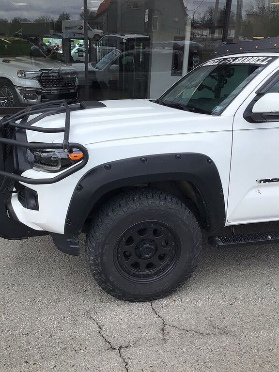 2019 TOYOTA Tacoma