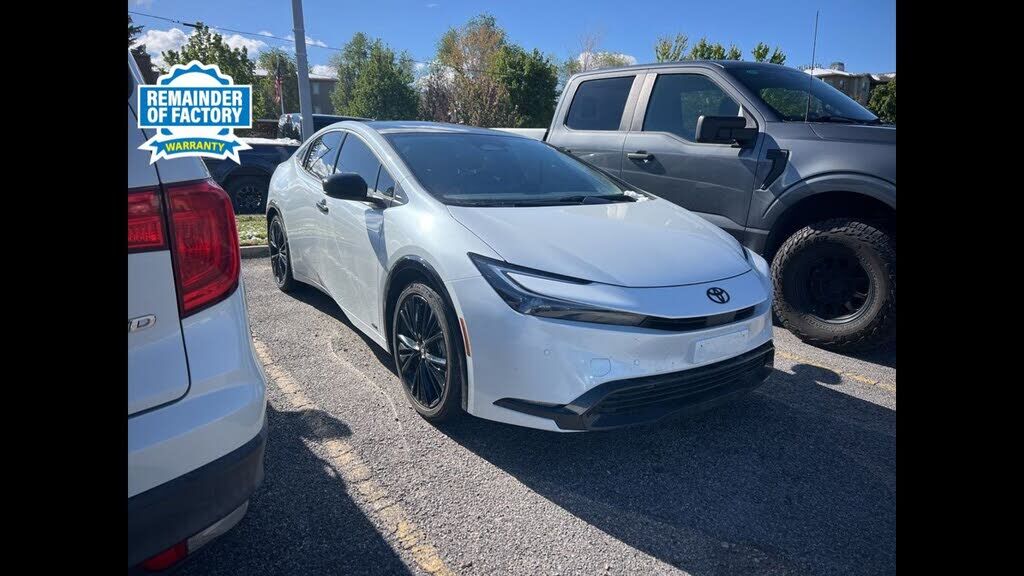 2025 TOYOTA PRIUS