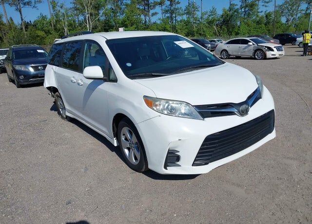2019 TOYOTA Sienna