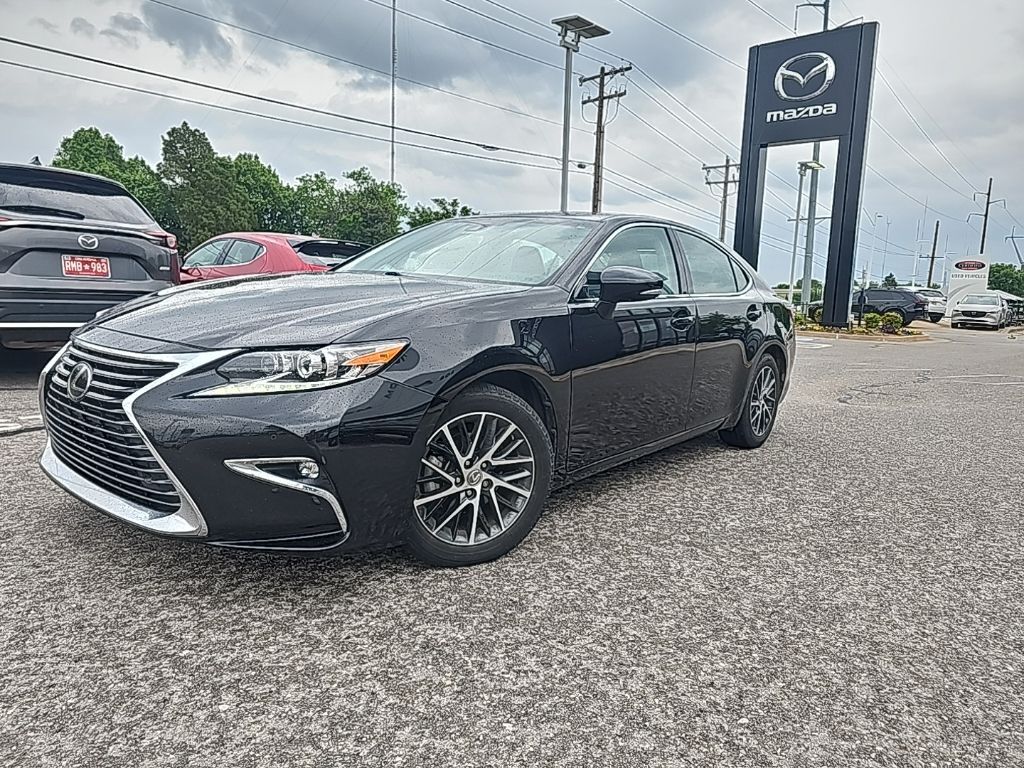 2018 LEXUS ES