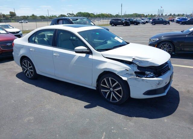 2012 VOLKSWAGEN Jetta