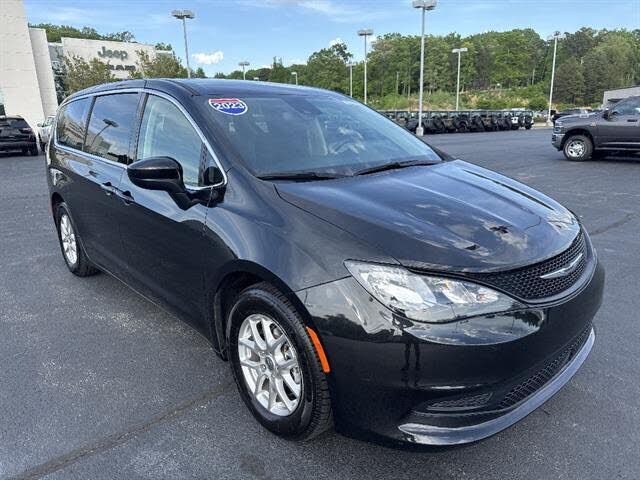 2023 CHRYSLER Voyager