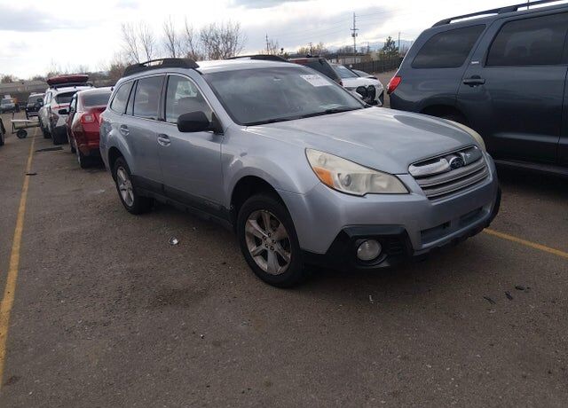 2013 SUBARU Outback