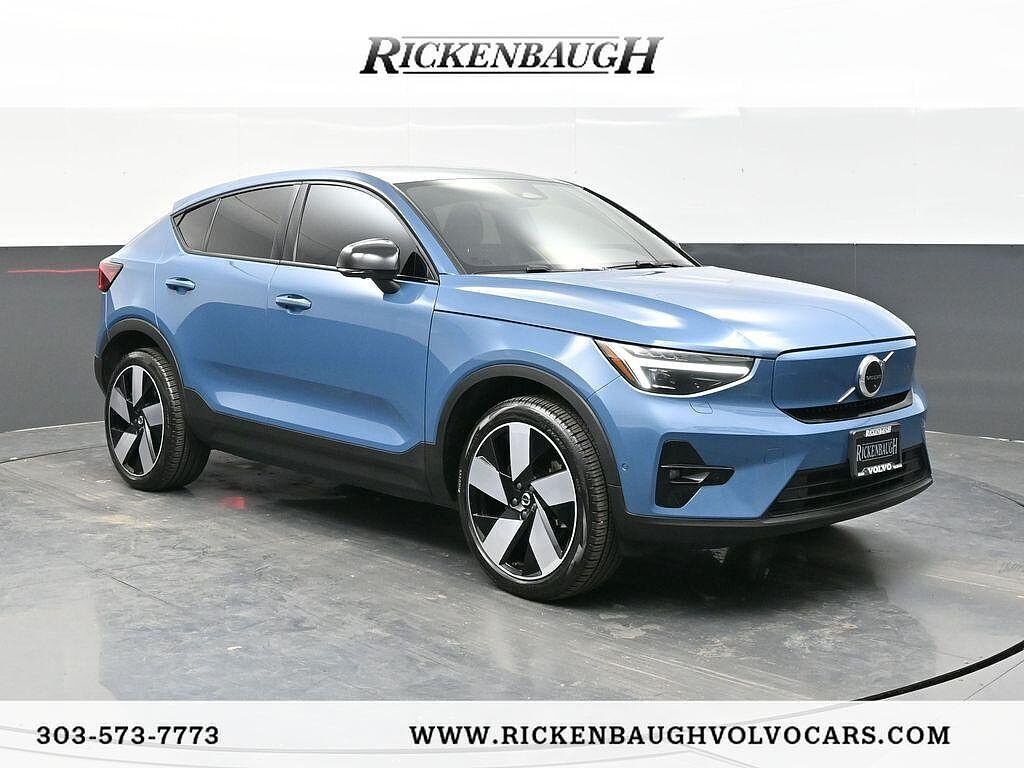 2023 VOLVO C40