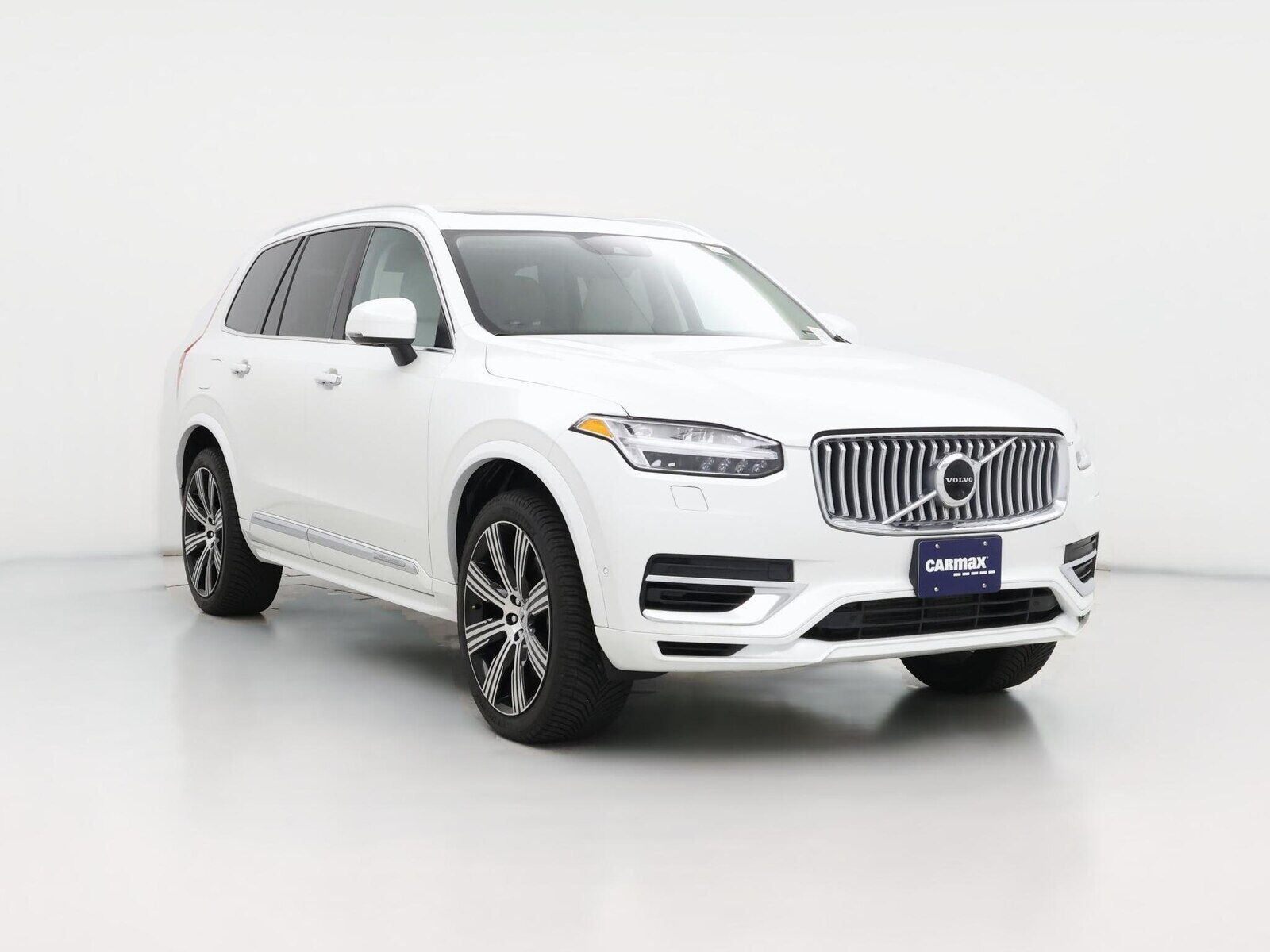 2022 VOLVO XC90