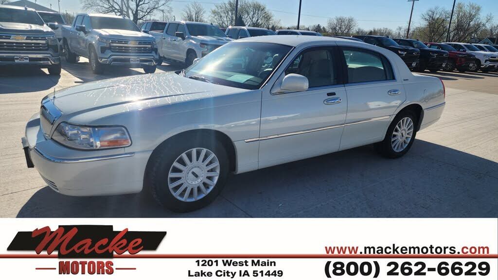 2005 LINCOLN Town Car