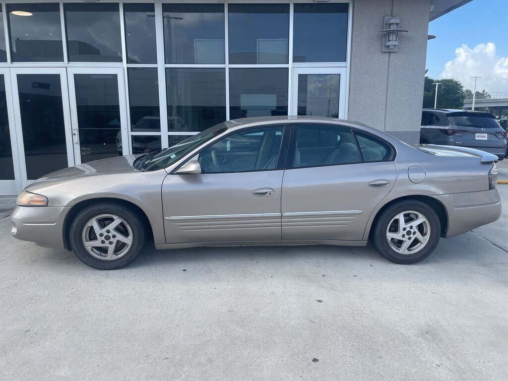 2004 PONTIAC Bonneville