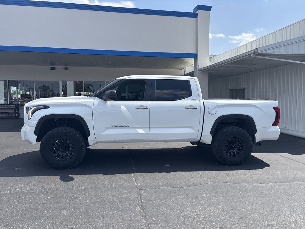 2024 TOYOTA Tundra