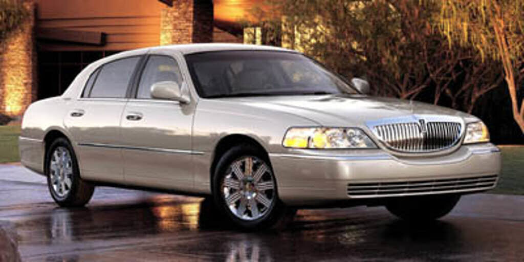 2005 LINCOLN Town Car